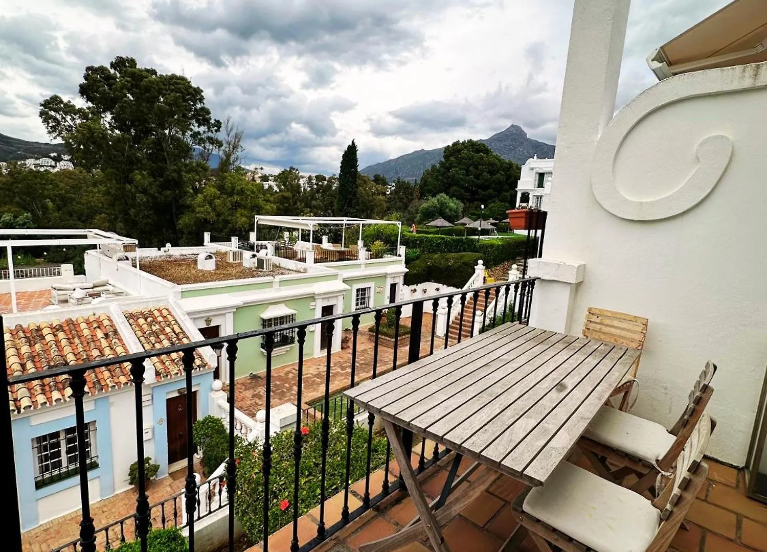 Aloha Pueblo, Garden , Rooftop View Marbella 3-Storey Townhouse İspanya
