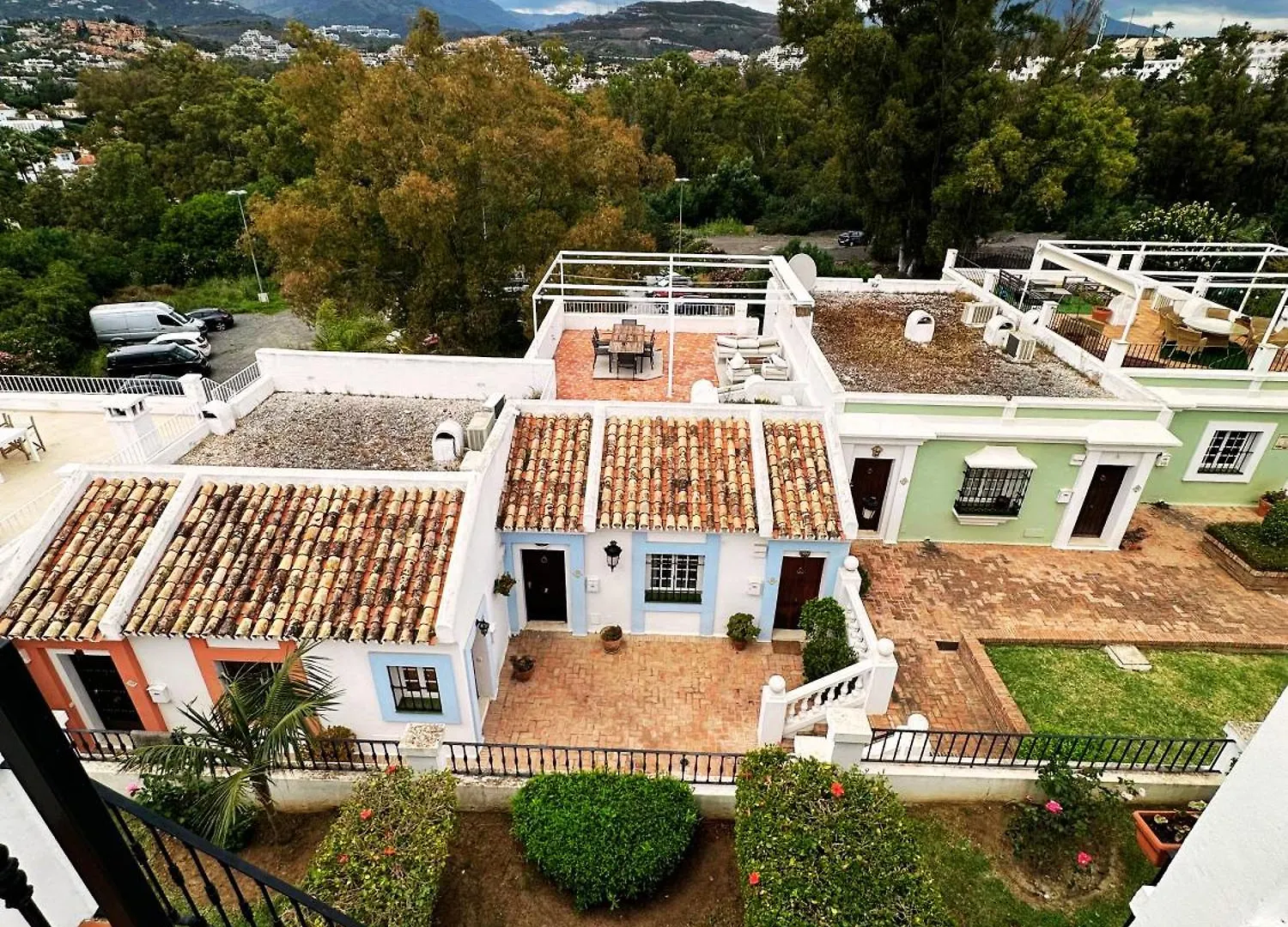 Aloha Pueblo, Garden , Rooftop View Marbella 3-Storey Townhouse Daire